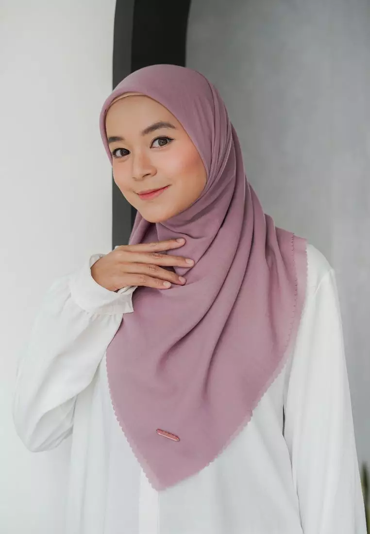 Hijab Segi Empat  Voal Gucci Lasercut Taro
