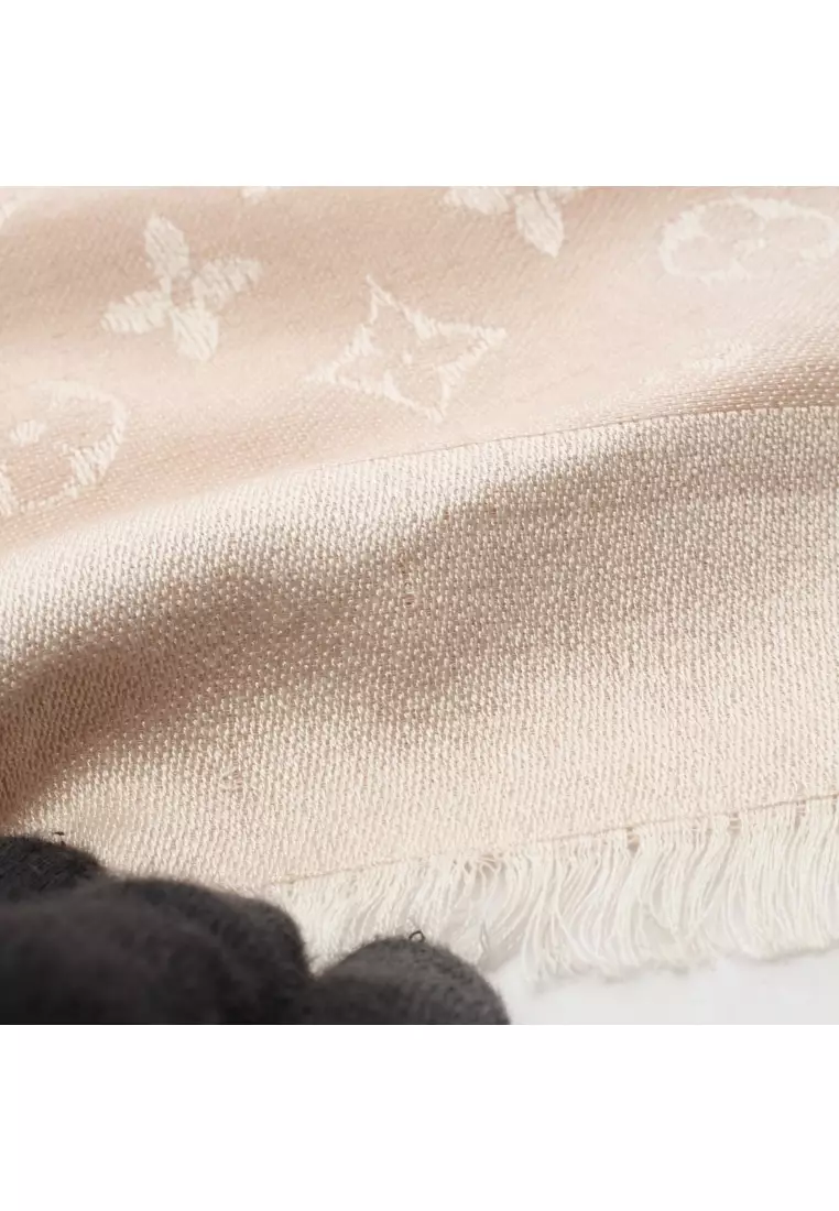 Pre-Loved Louis Vuitton shawl monogram shine Stall shawl silk wool Light pink