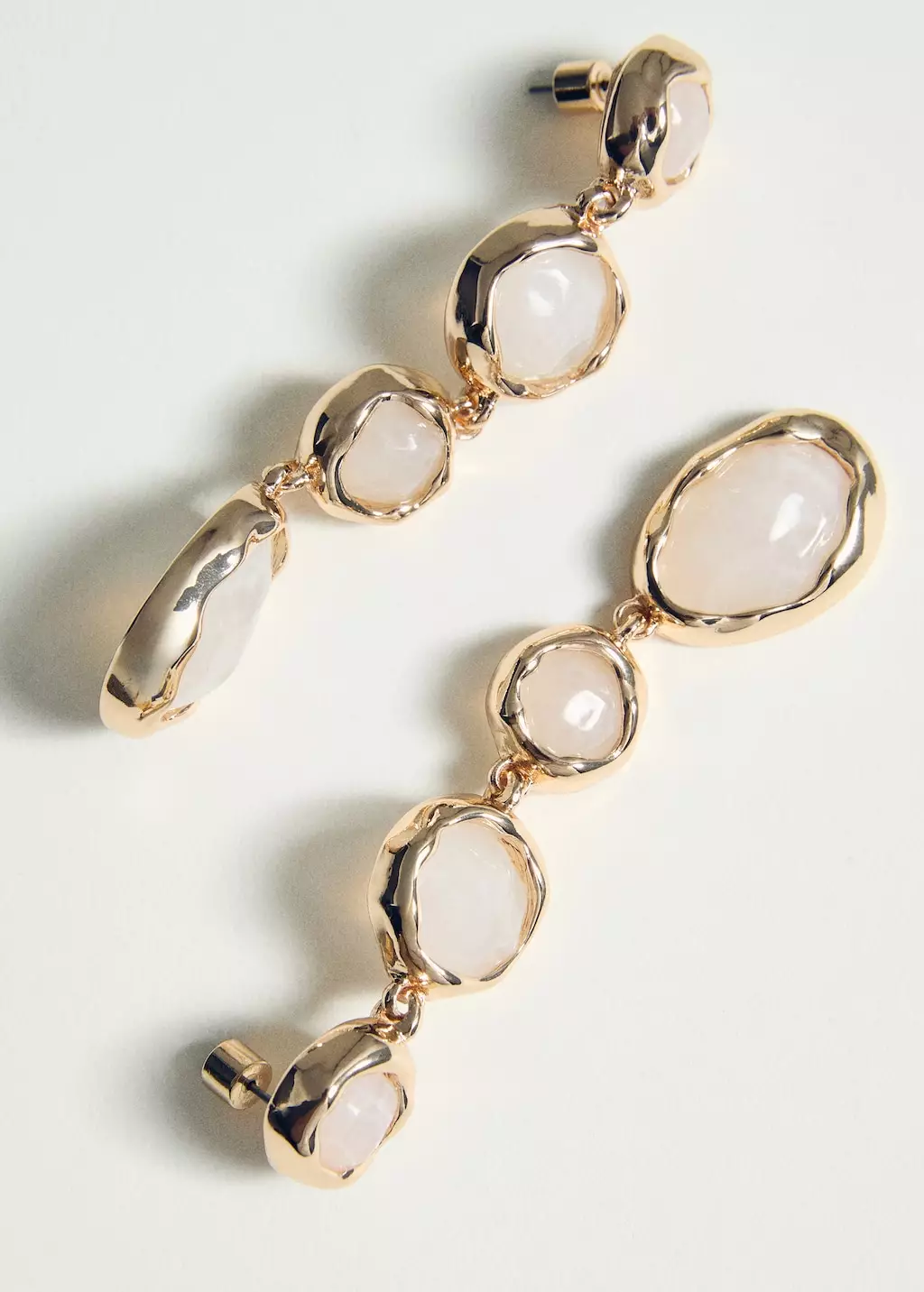 Anting gantung resin