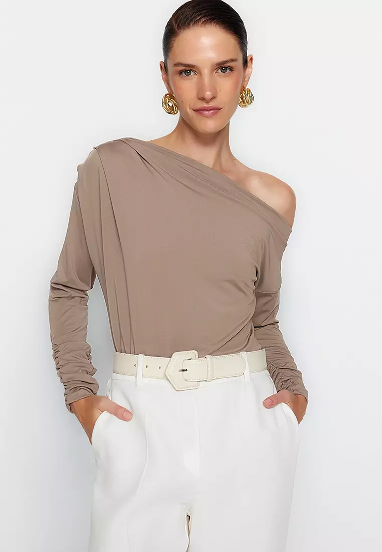 Asymmetrical Flowy Knitted Blouse
