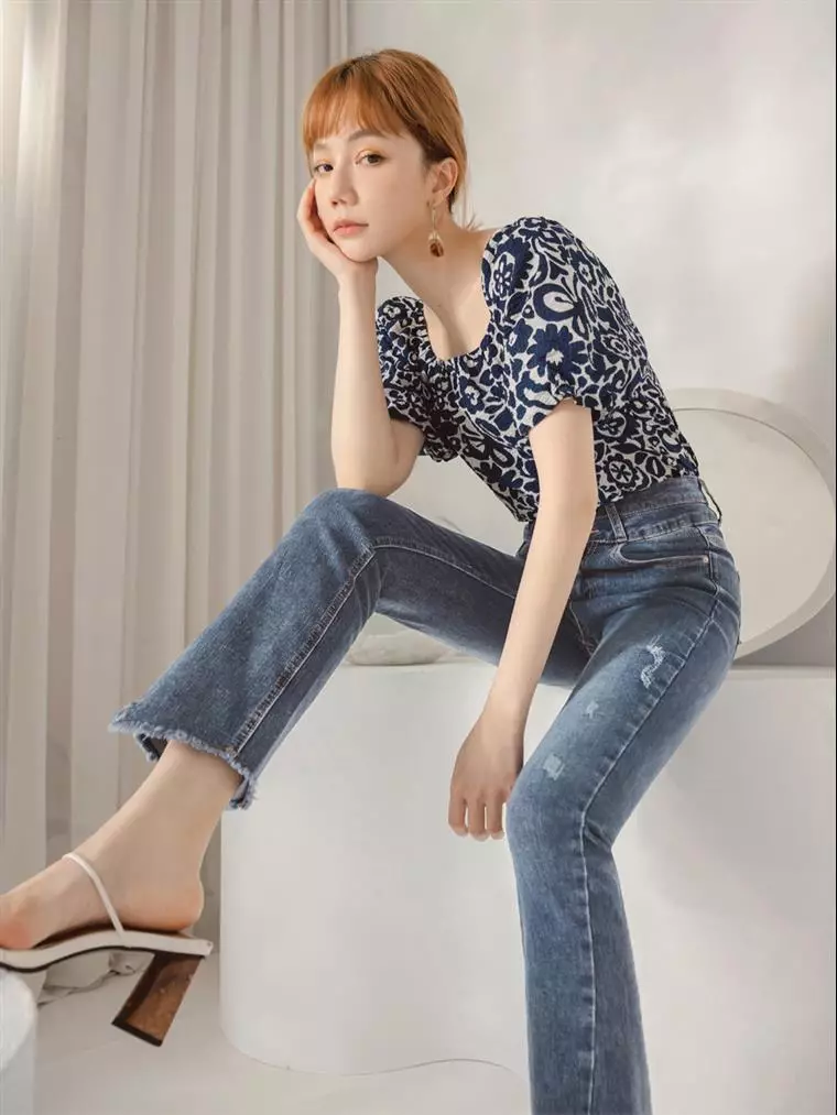 High-Waisted Frayed Hem Flare Pants (Short/Regular Length) [BA7081]