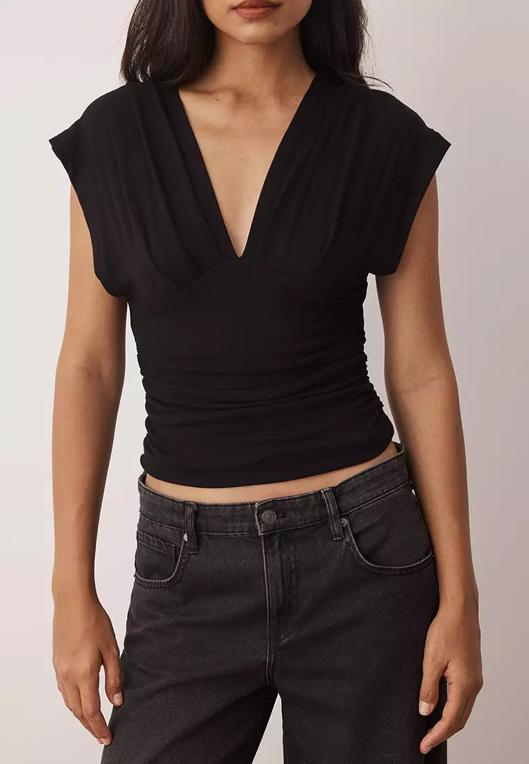 Black Fitted/Body-Smoothing/Drape Detailed Knitted Blouse