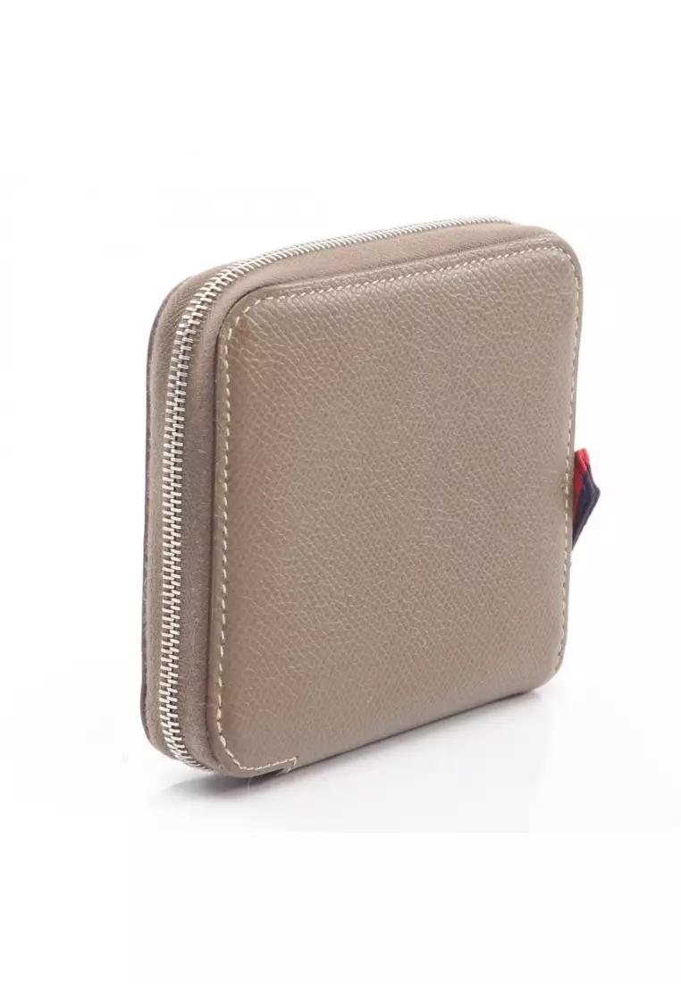 Pre-Loved Hermès Azap Compact silk in Etoupe round zipper wallet Veau epsom Gray brown silver hardware □ R stamp