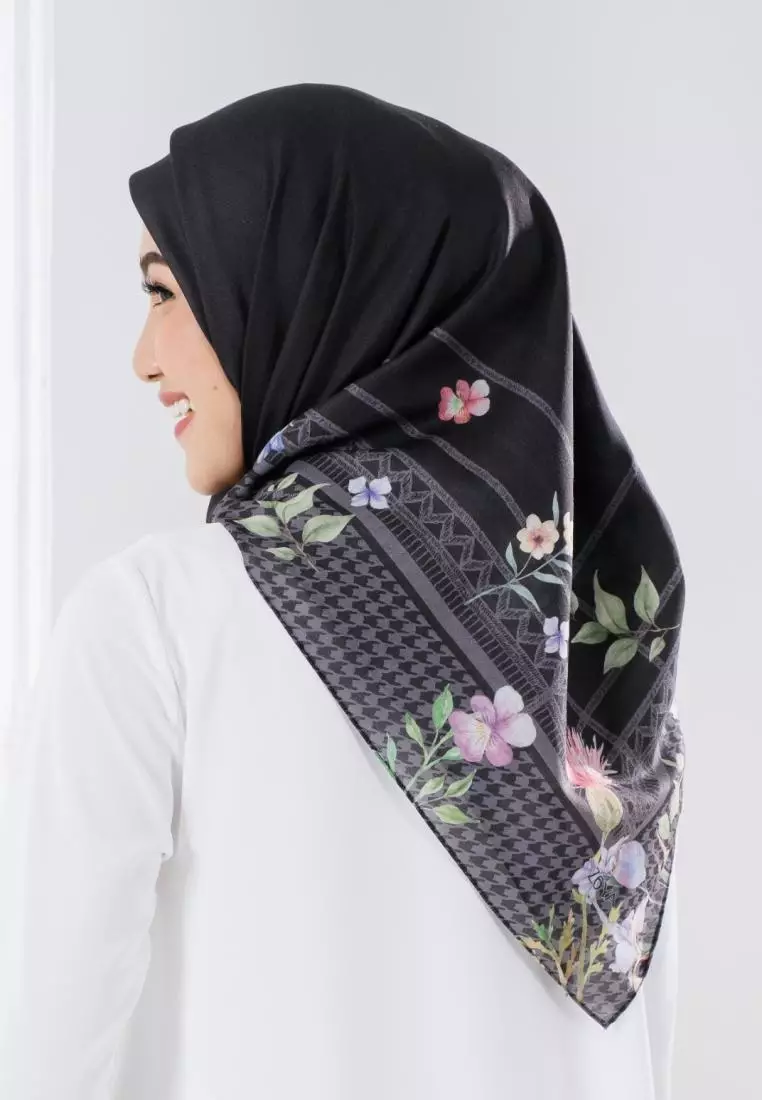NUWARA Print Scarf Black - Kerudung Hijab Segiempat Motif With BOX - Bahan Nesla - Ukuran 115x115