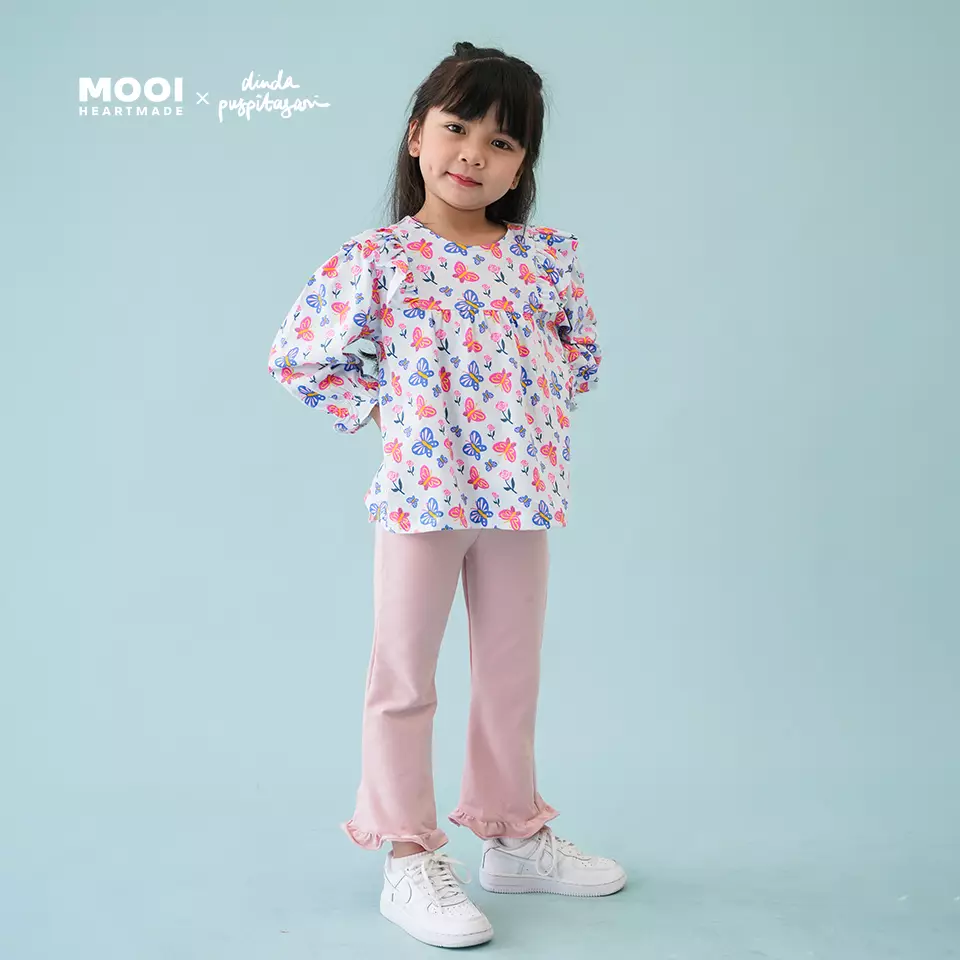 Mooi X Dinda Puspitasari Atasan Anak Perempuan Lola Top Ruffle - Cream