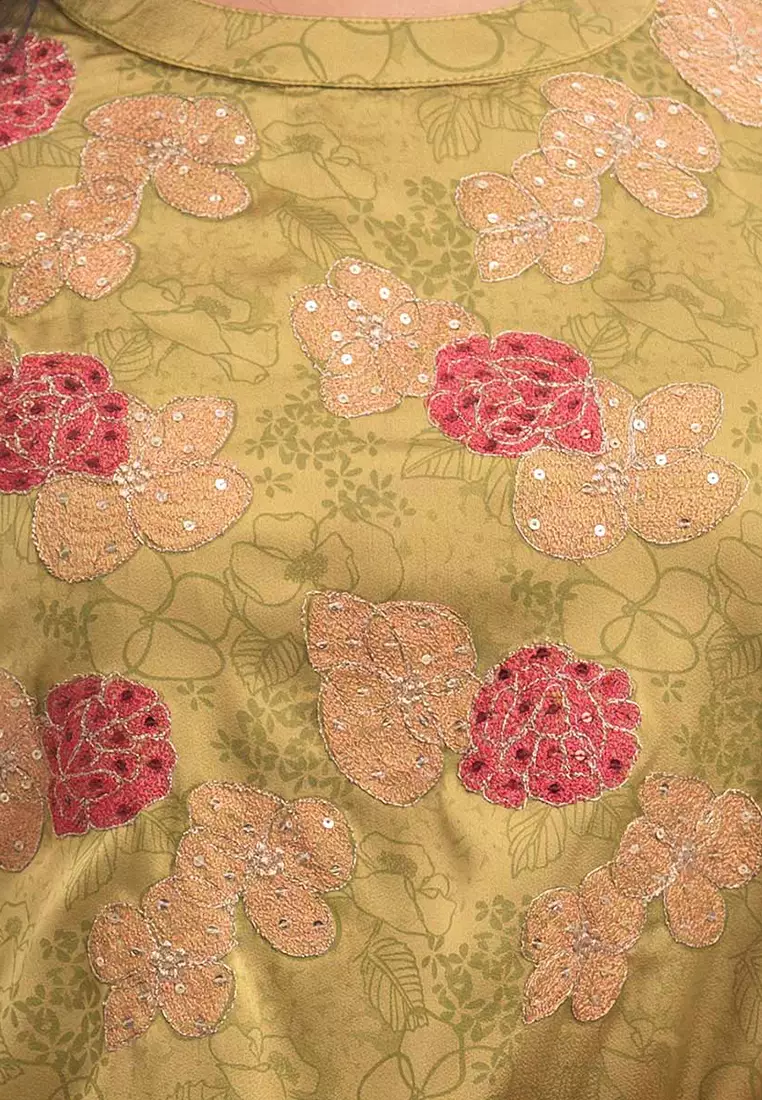 Le Reve刺绣莎丽服套装，搭配哈伦式睡衣