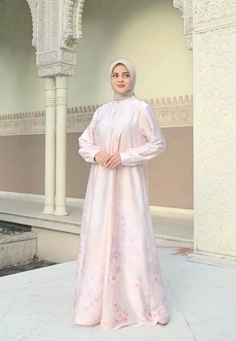 Gamis Mosleem Armany Silk Peach Floral Stylish By Brilliant Girl Warna Salem