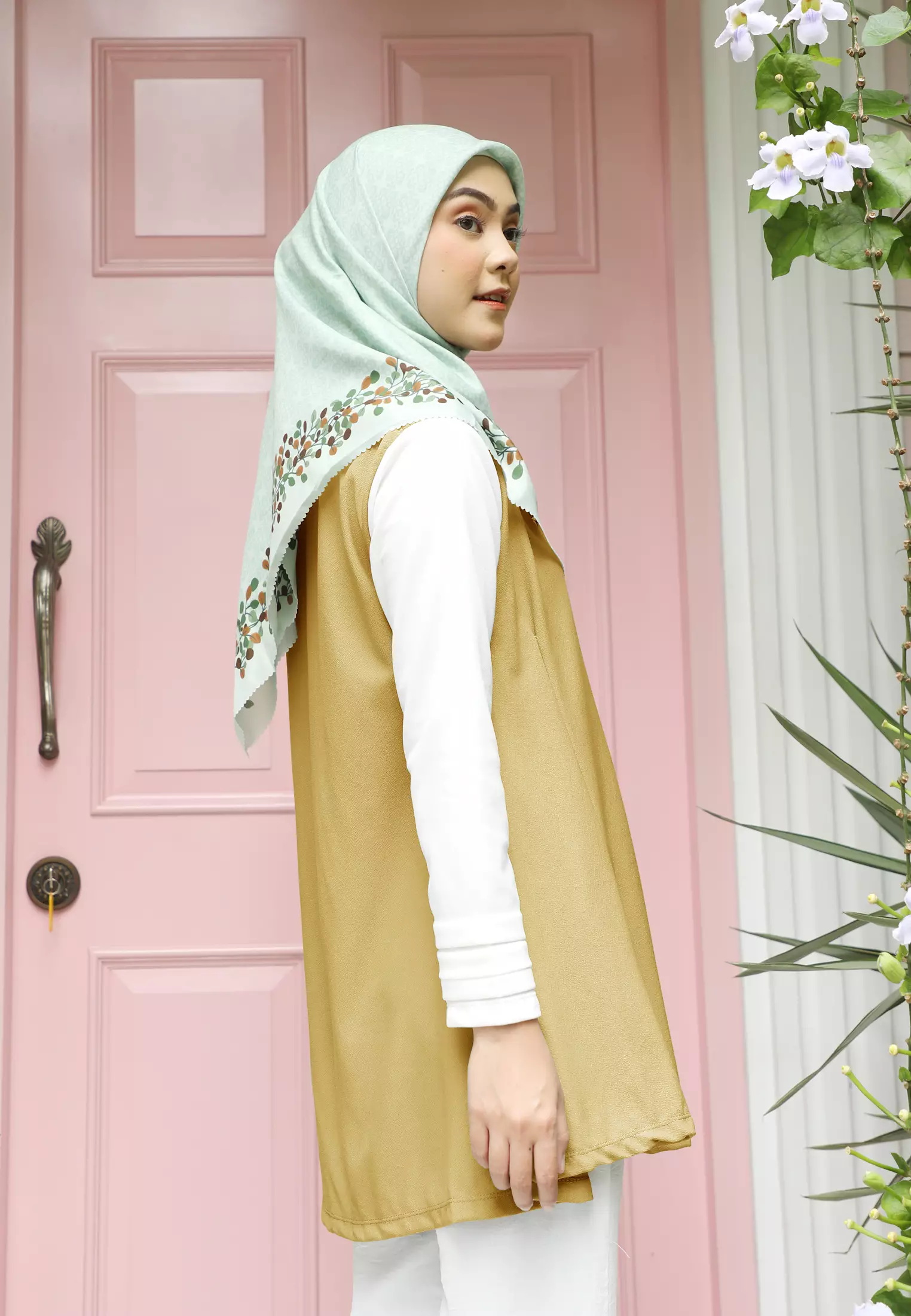 Zelena - Kila Blouse | Atasan Wanita Lengan Panjang - Cream Cheese
