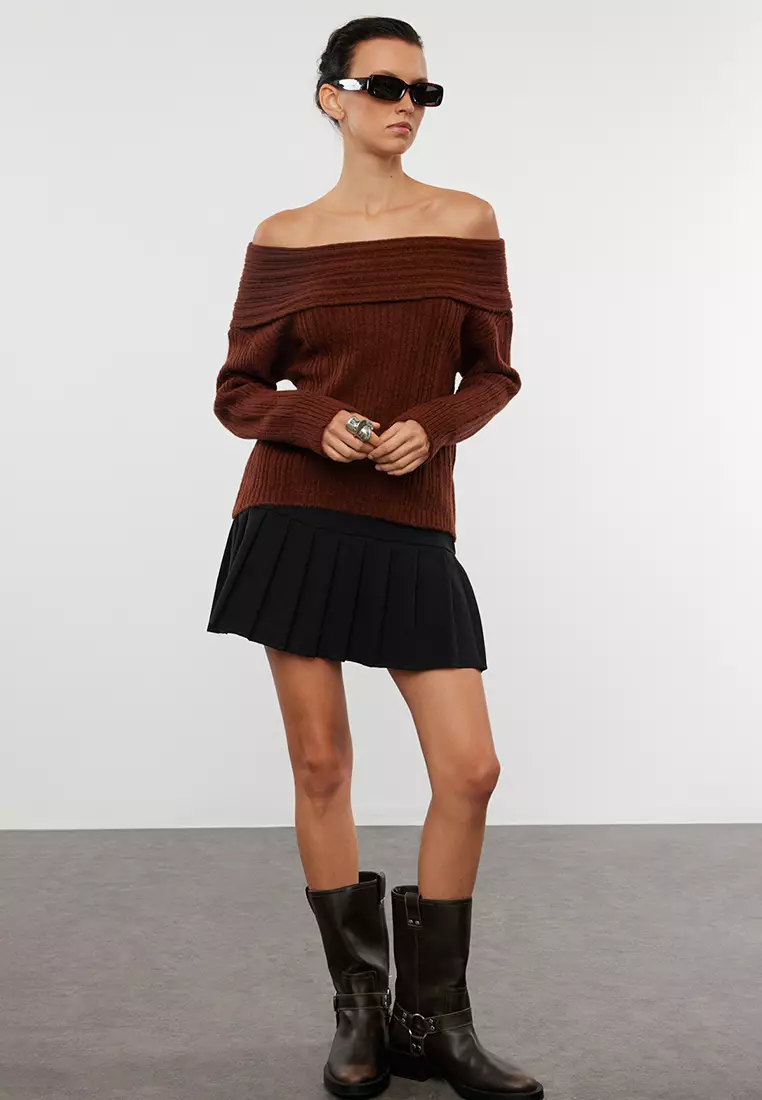 Brown Soft Textured Carmen Collar Knitwear Sweater TWOAW25KZ00076