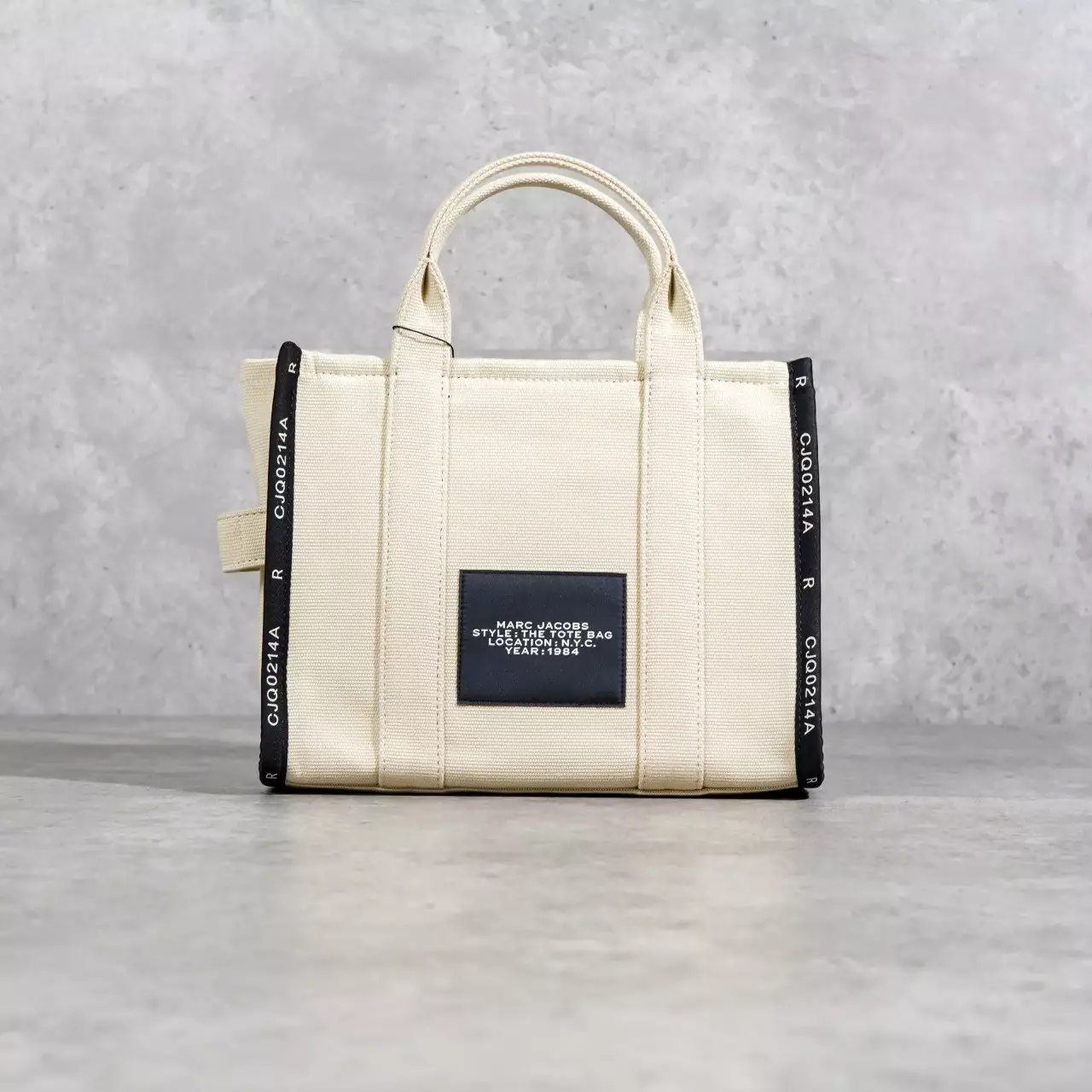 Tas MARC JACOBS THE TOTE BAG BLACK BEIGE CANVAS BAG MEDIUM 100% ORIGINAL