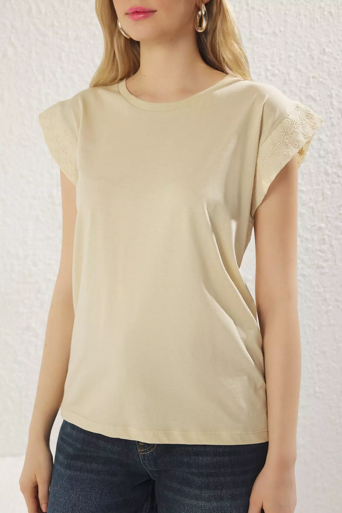 Wide Shoulder Muscle Tank