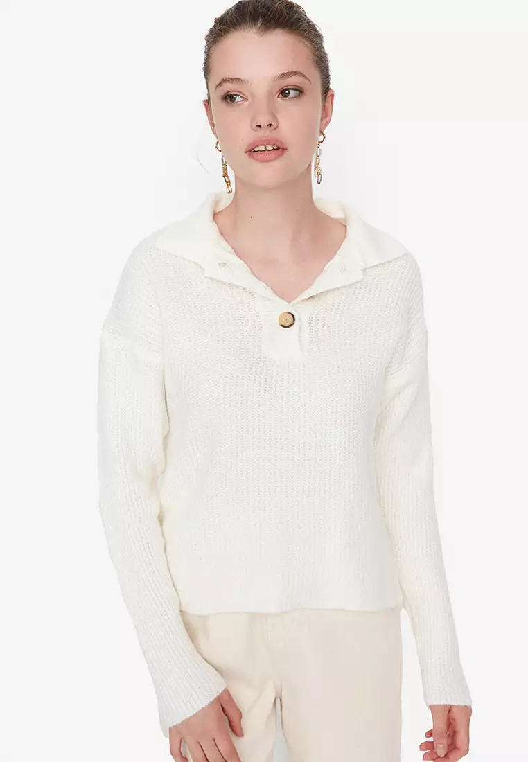 White polar outlet neck jumper