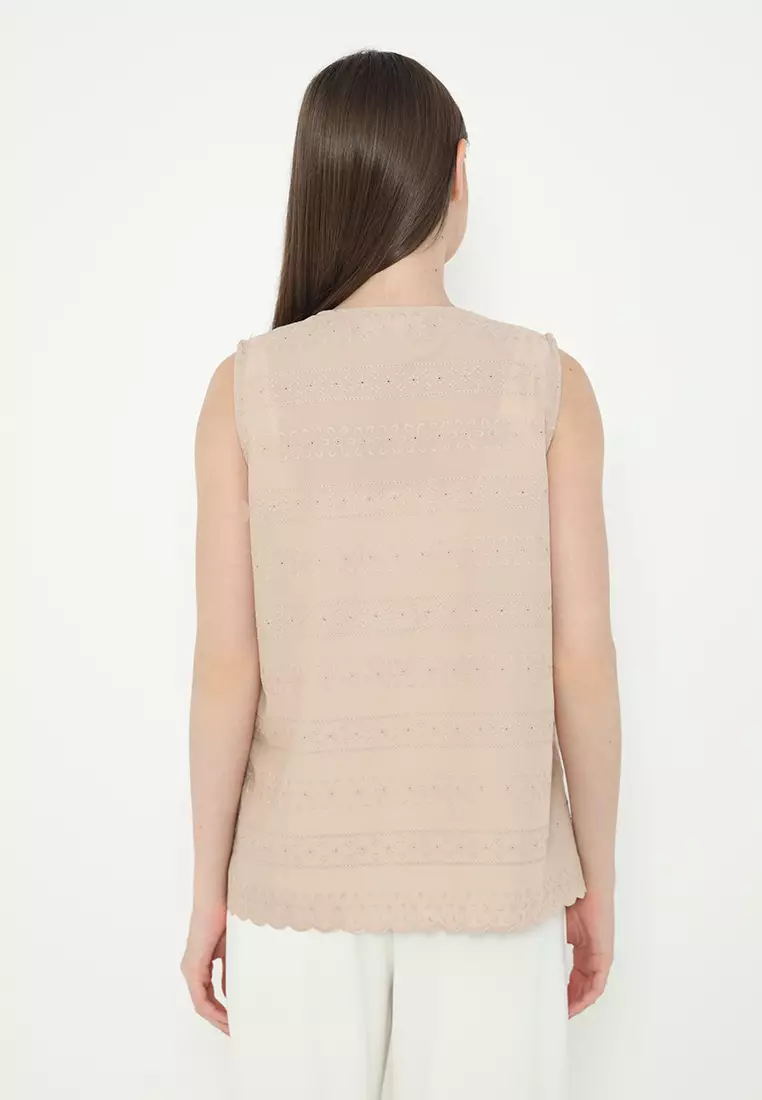 Sleveless Embroidery Cotton Blouse