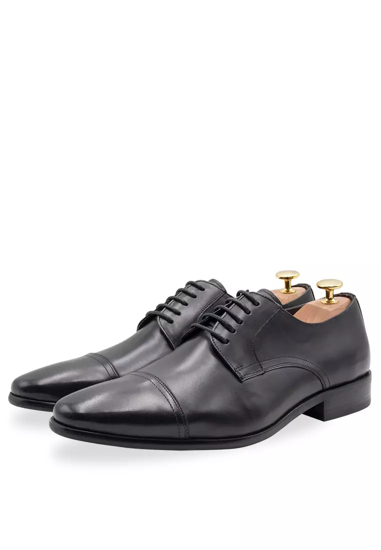 Caleta Straight Cap Black Derby