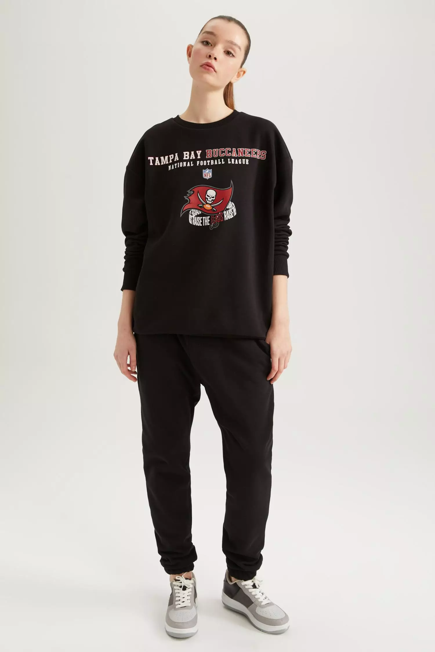 Tampa bay clearance bucs sweatshirt