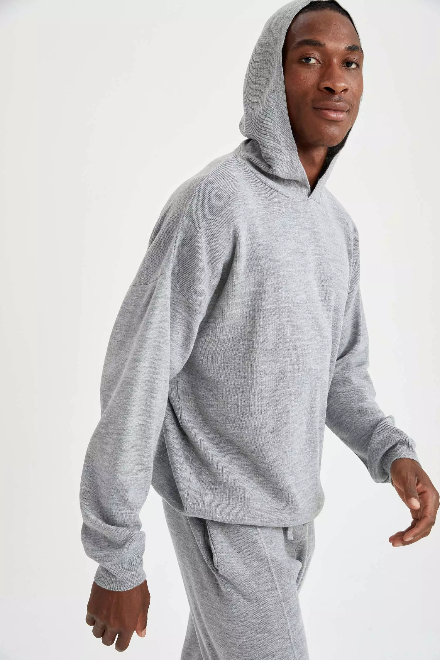 Buy DeFacto Regular Fit Long Sleeve Hoodie 2024 Online ZALORA
