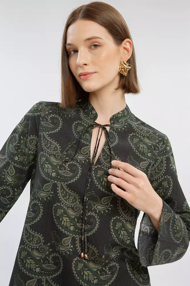 Minimal Stenni Blouse Dark Green Warna DARK GREEN