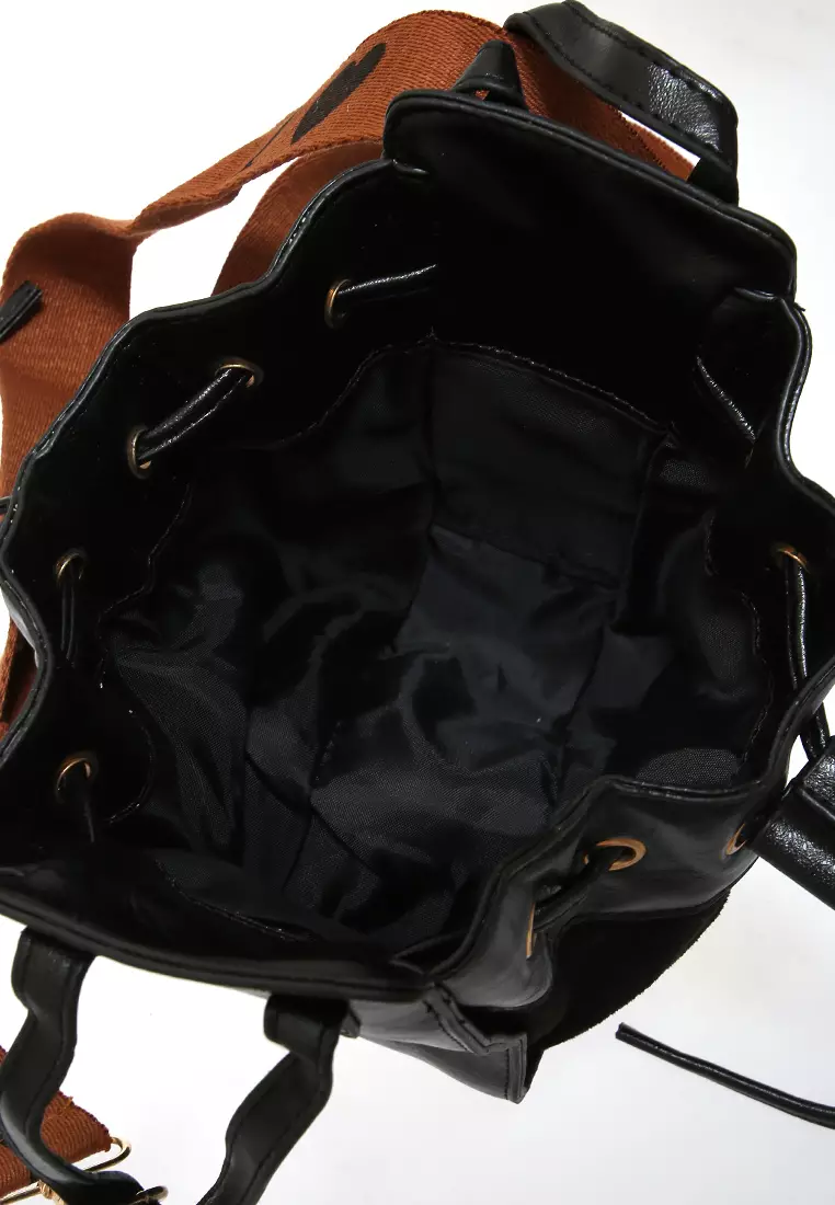 Eilaria Tas Selempang Serut Wanita Mini Sling Bag Uniqe Design Material Leather ORIGINAL - Black