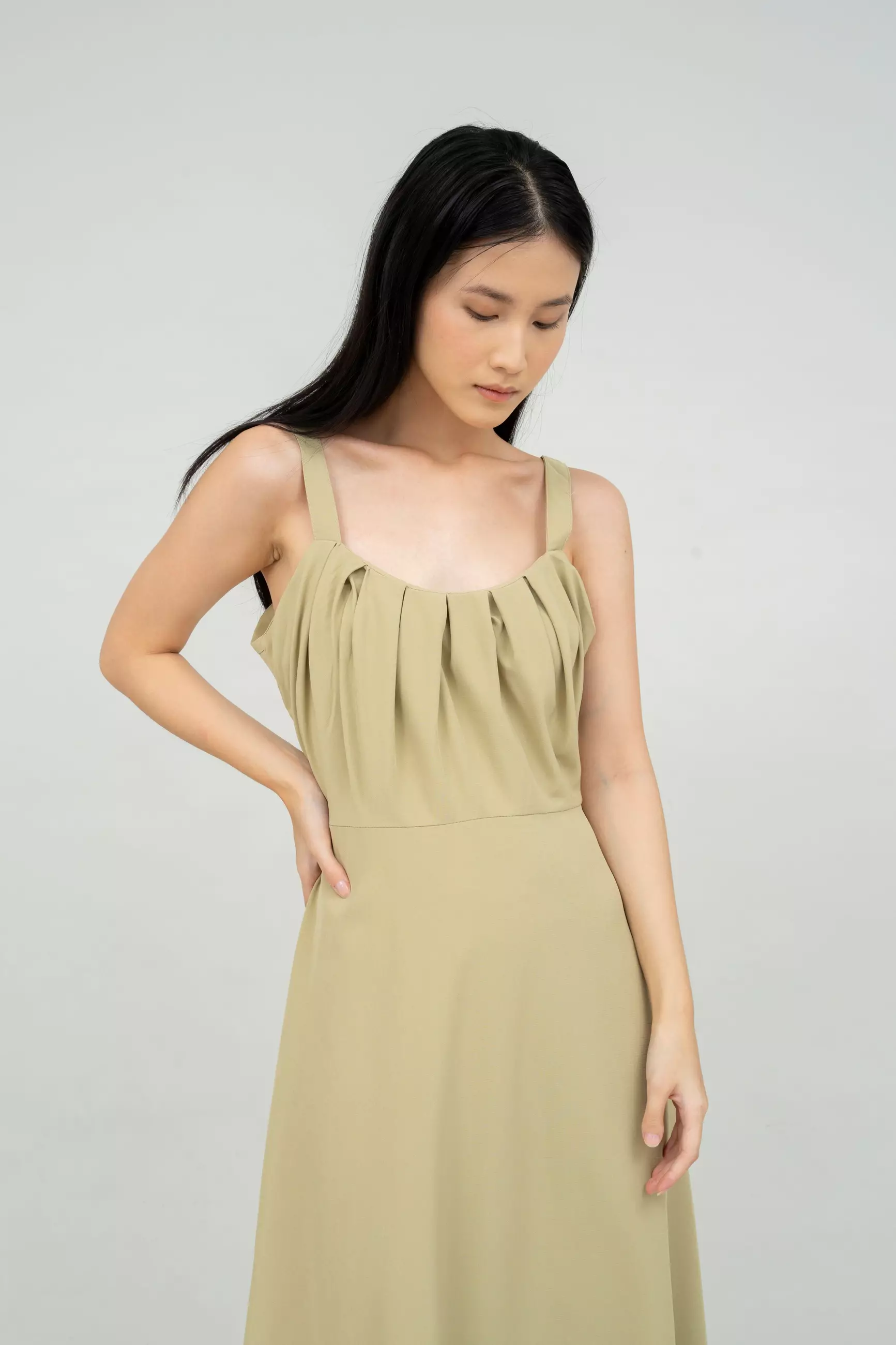 Houseofcuff Moon Dress in Sage Dress Tanpa Lengan