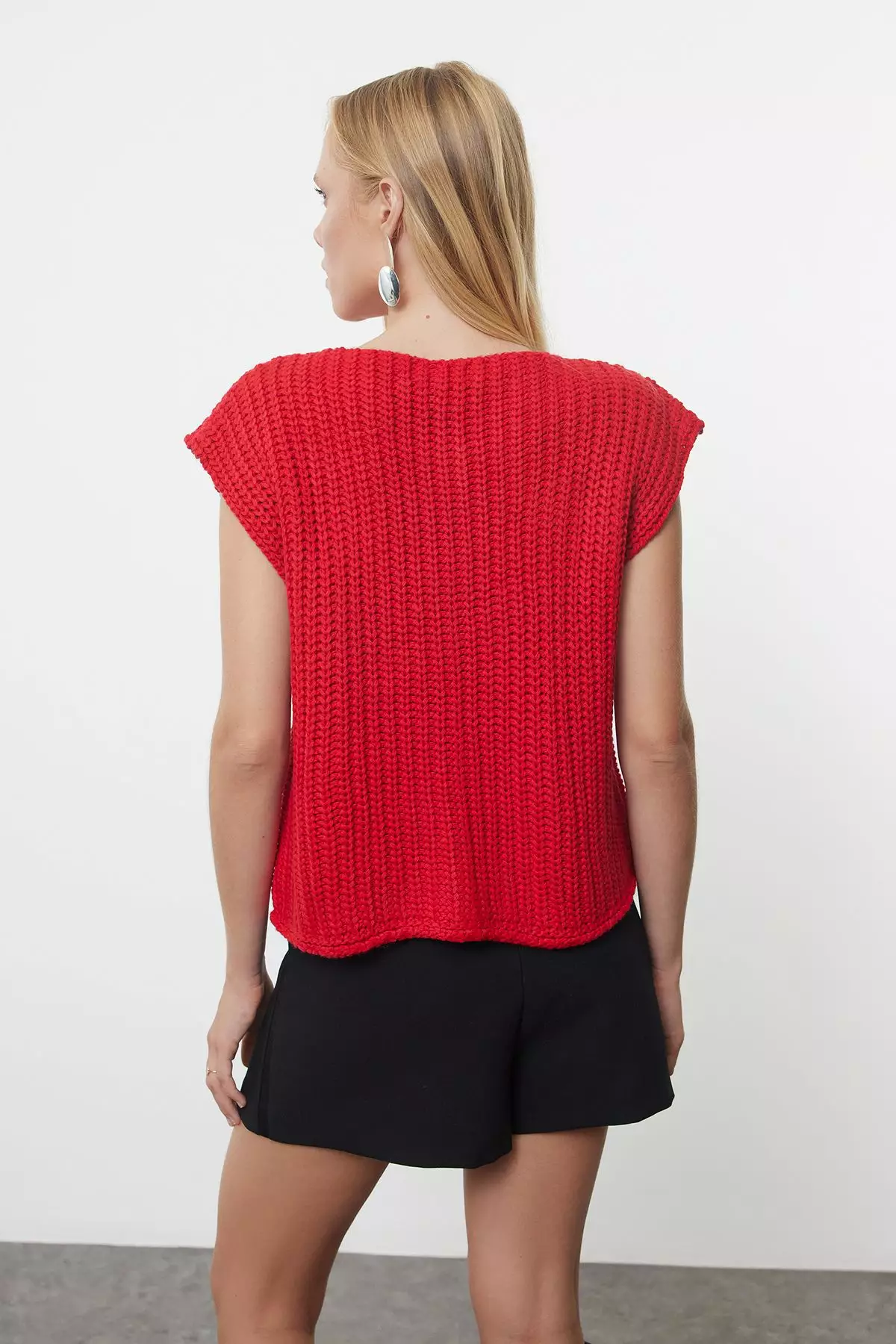 Red Soft Textured Fitted Vest Twoaw25Ye00027