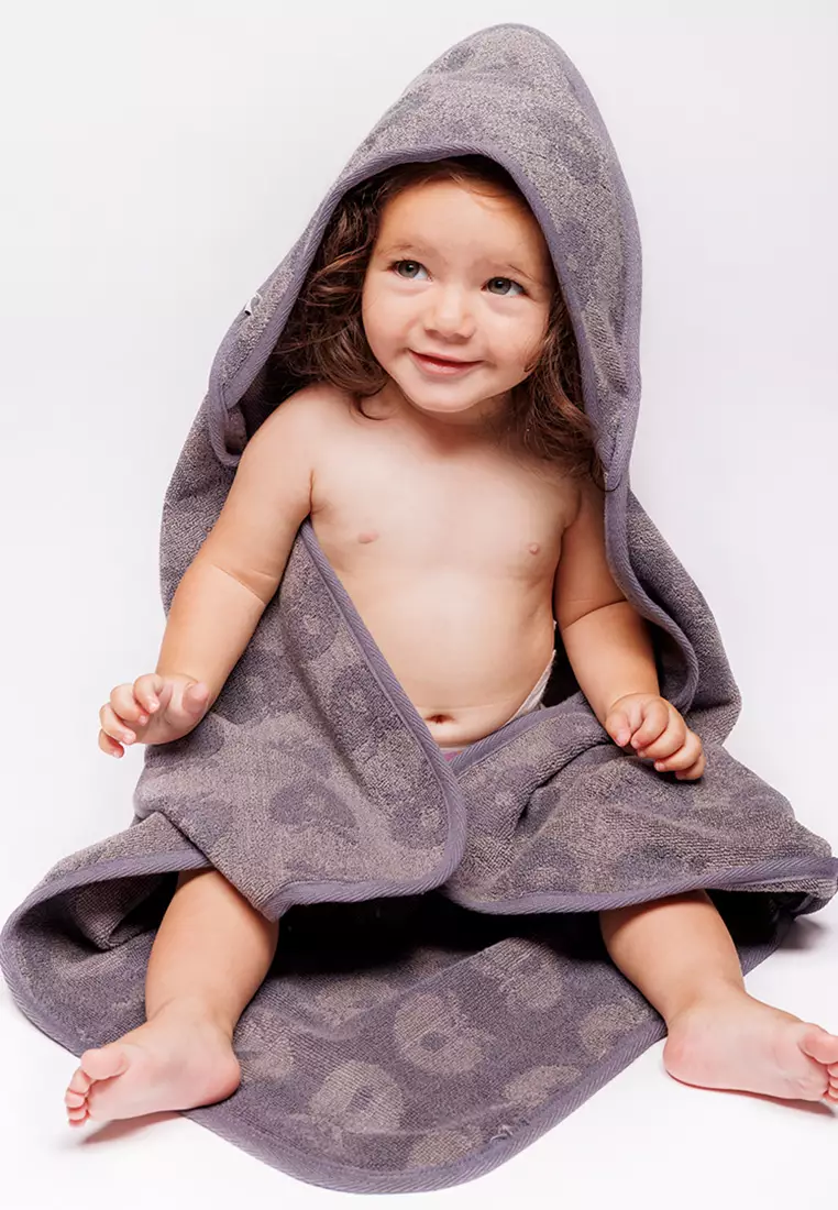 Baby towel with apples