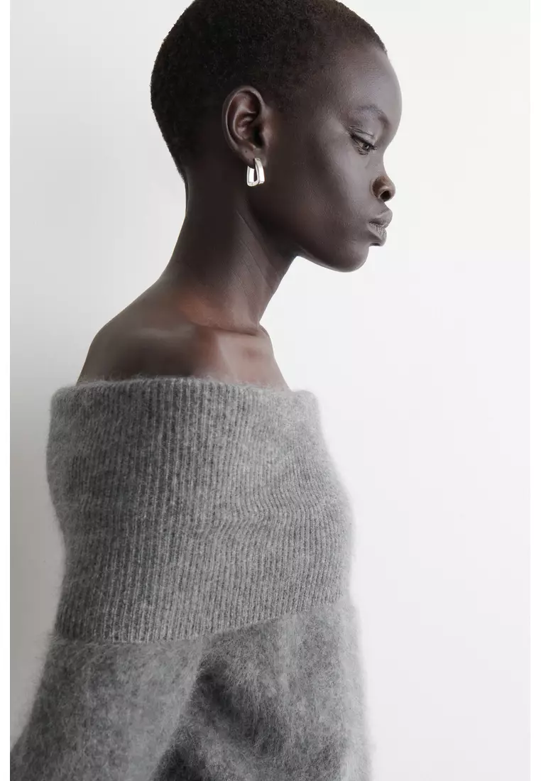 OFF-THE-SHOULDER MERINO WOOL JUMPER