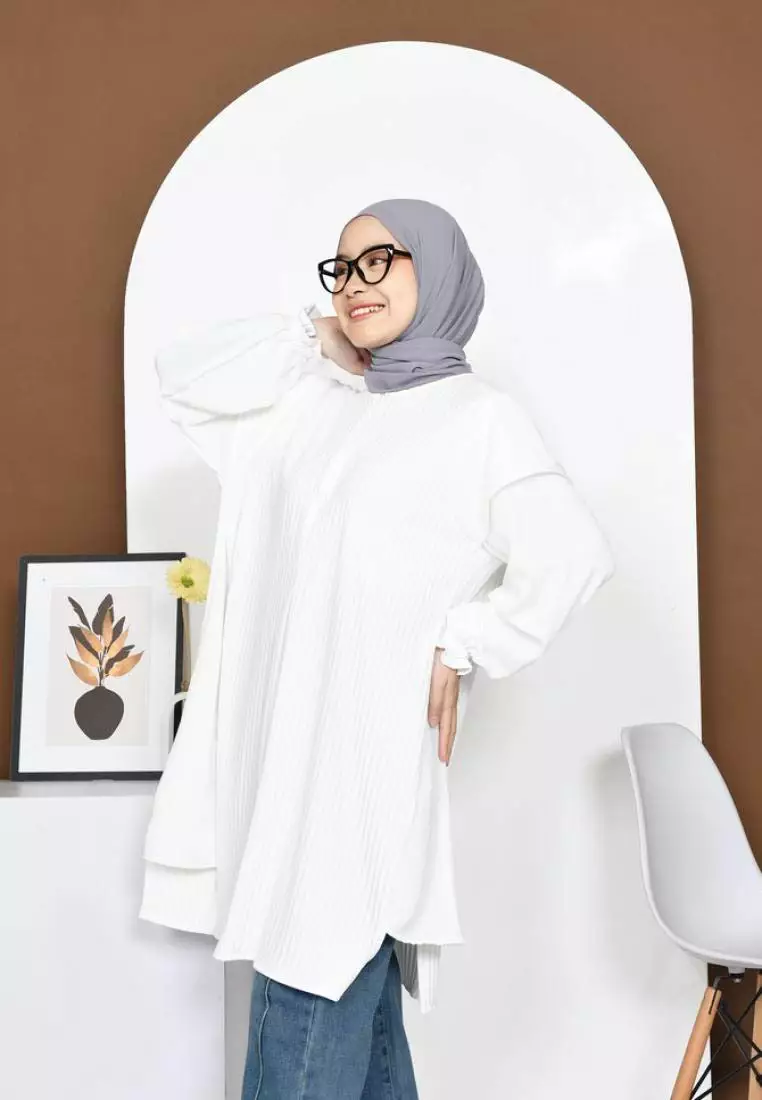 Gemma Two In One Tunic - White M18382 R43S2