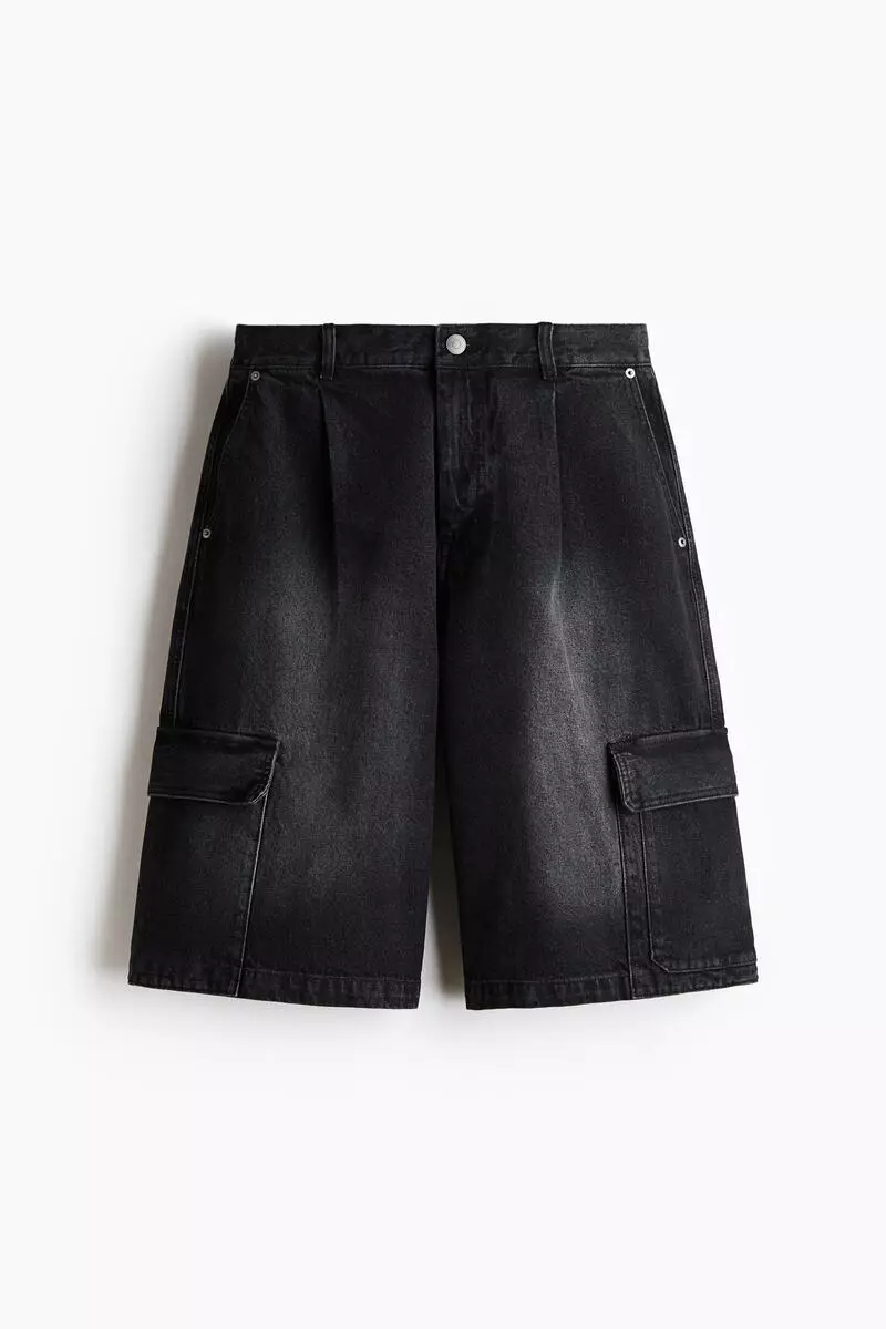 Loose Fit Cargo denim shorts