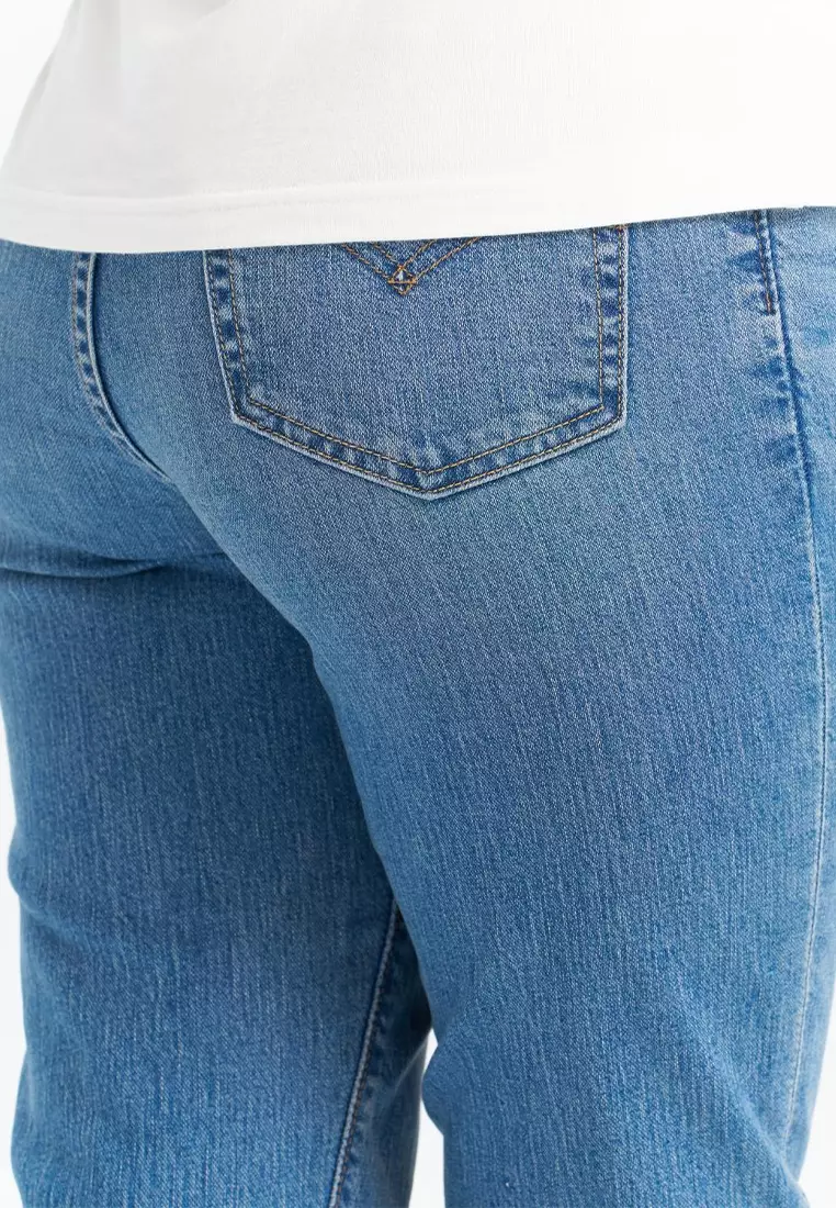 Levi’s®  Women's 724™ Performance Cool High-Waisted Straight Jeans