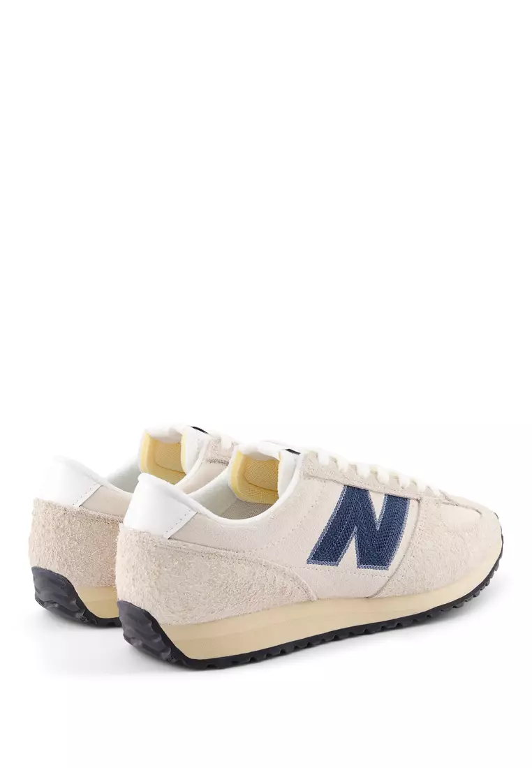 471 Classic Lifestyle Shoes