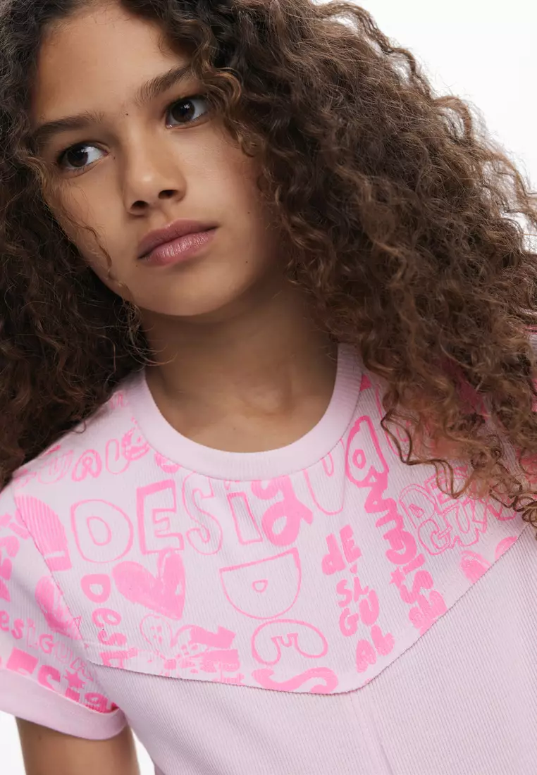 Short-sleeve T-shirt with lettering