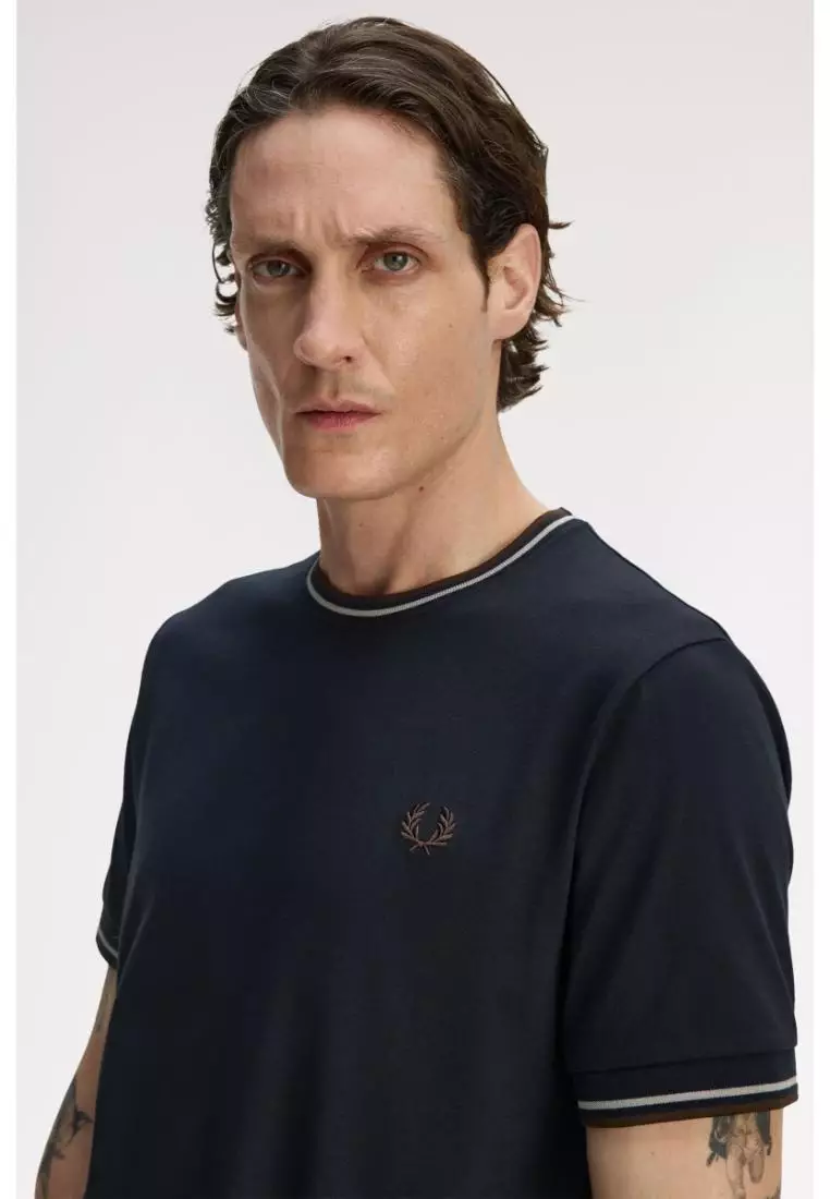 Fred Perry M1588 Twin Tipped T-Shirt (Navy / Warm Oat / Burnt Tobacco)