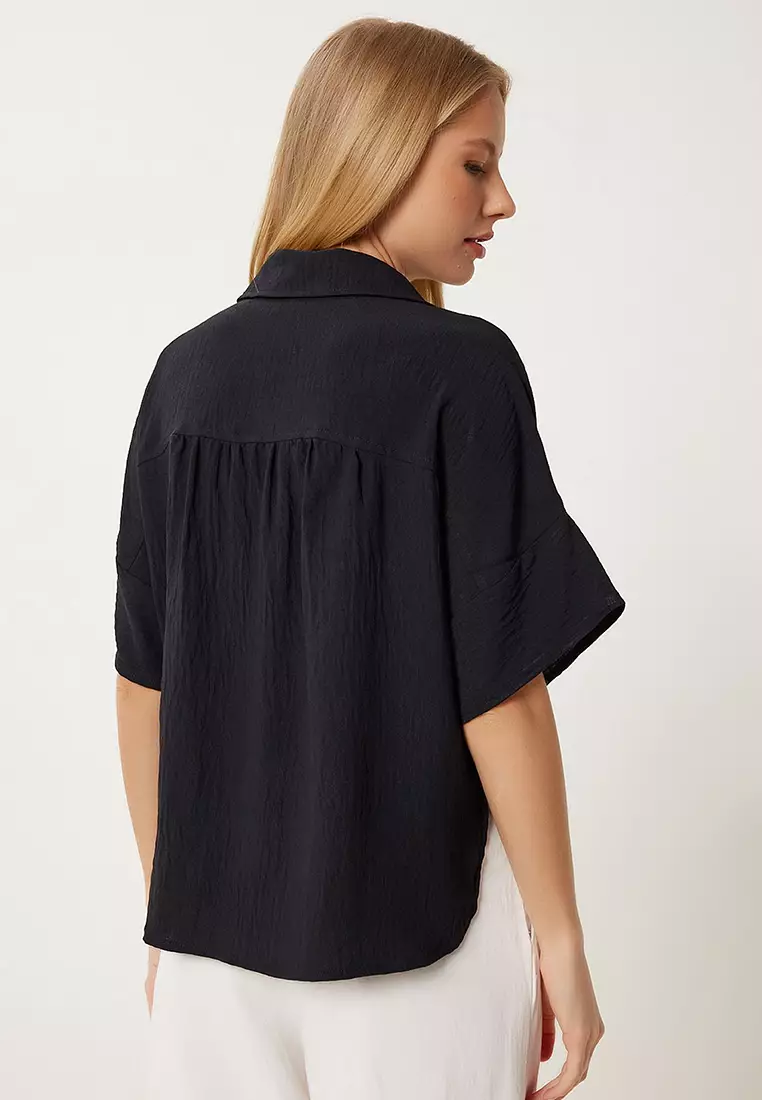 Women's Black Wrinkled Effect Pocket Woven Blouse Mx00193