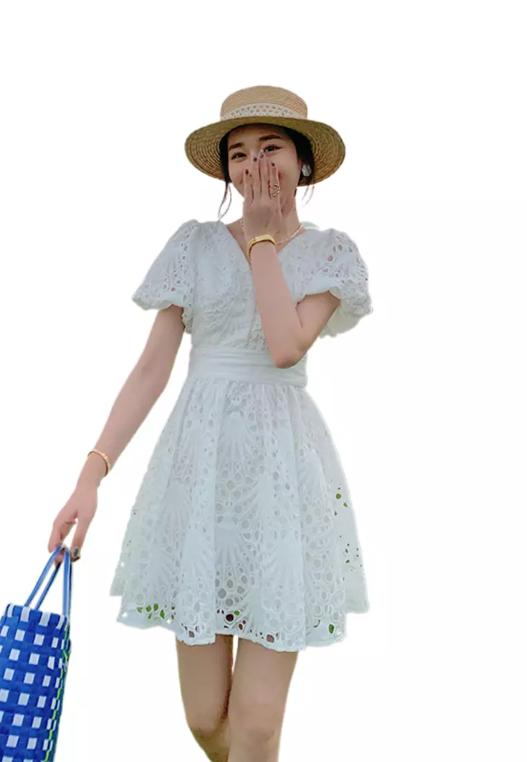 水溶蕾絲泡泡袖收腰短連衣裙 CA26022426
