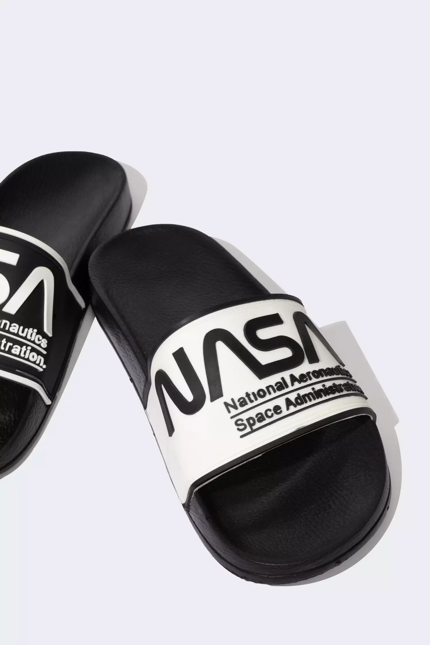 Sandal nasa pull and bear online