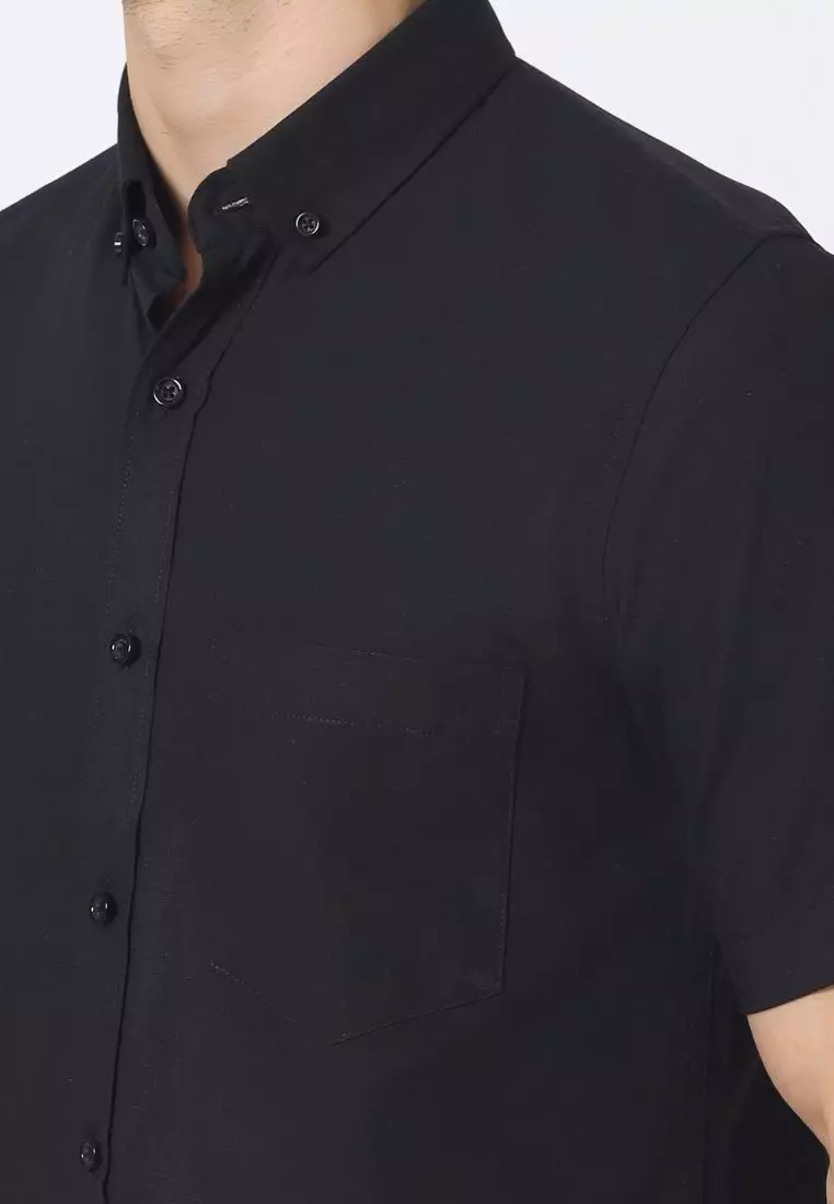 Cotton Well Ben Short Sleeve Oxford Shirt Black | Kemeja Pria Lengan Pendek Basic Polos Hitam