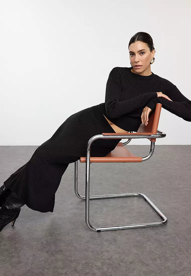 Black Crop Skirt Knitwear Bottom-Top Set Twoaw23Au00240