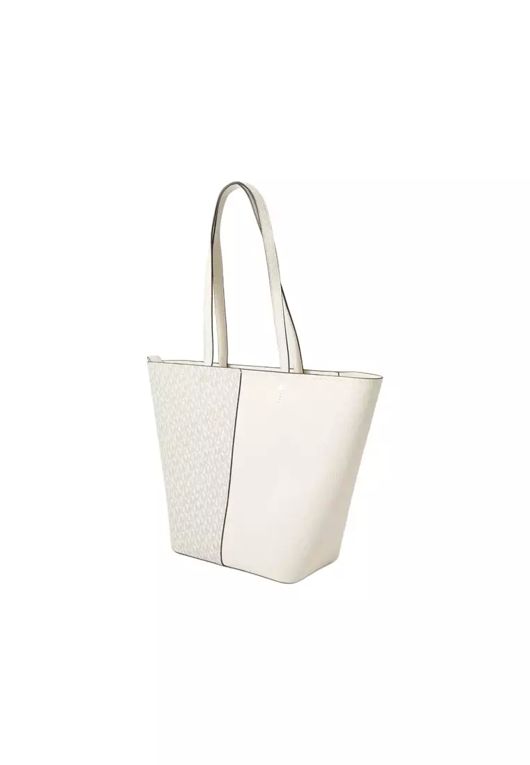 Flora Women's Shoulder Bag Cream in White 30T5GFFT3B