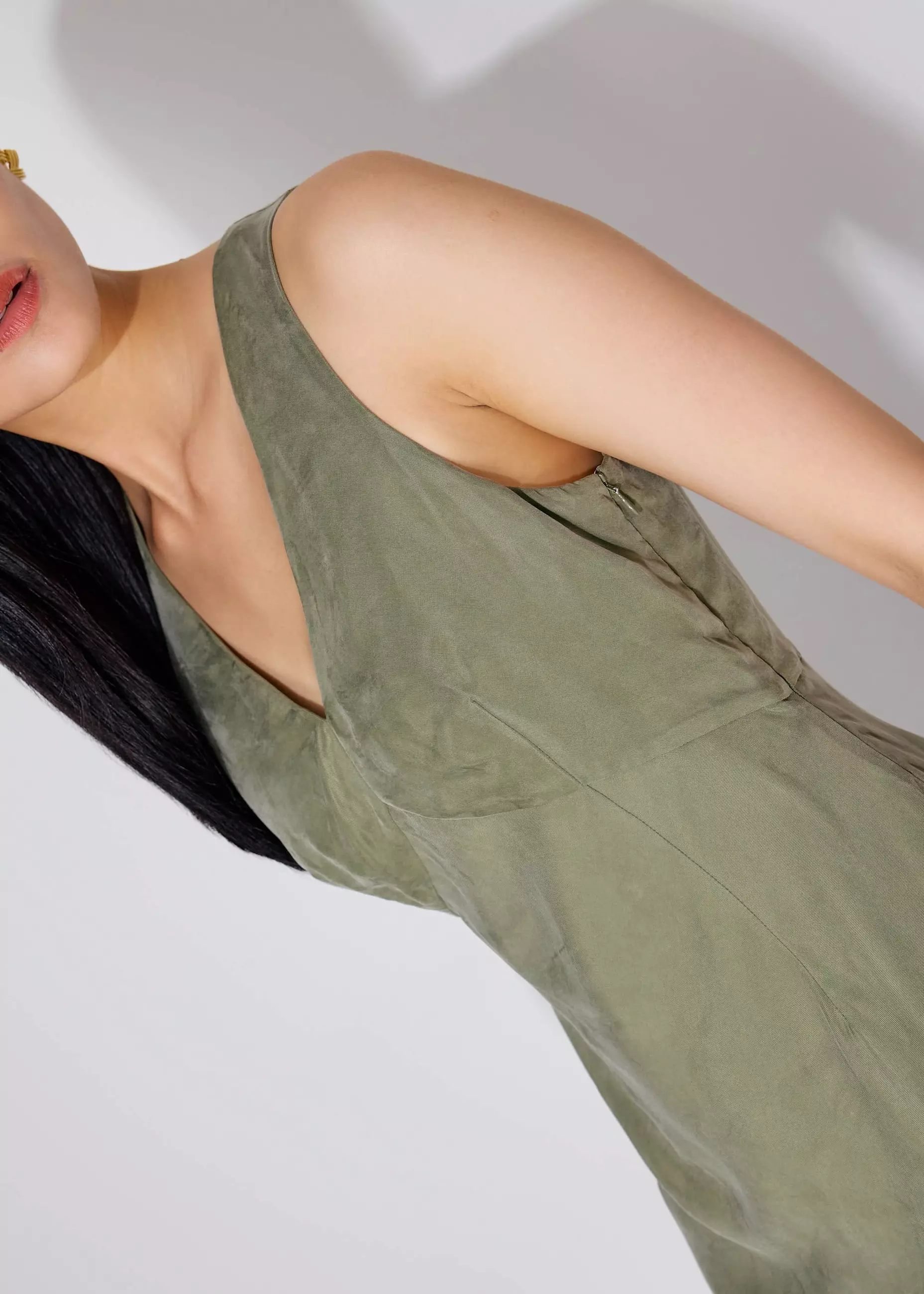 Jual Love, Bonito Dress Wanita - Cupro V-Neck Bias Cut Midaxi Dress  Original 2026 | ZALORA Indonesia