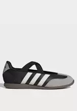 Core Black/Core White/Gum5