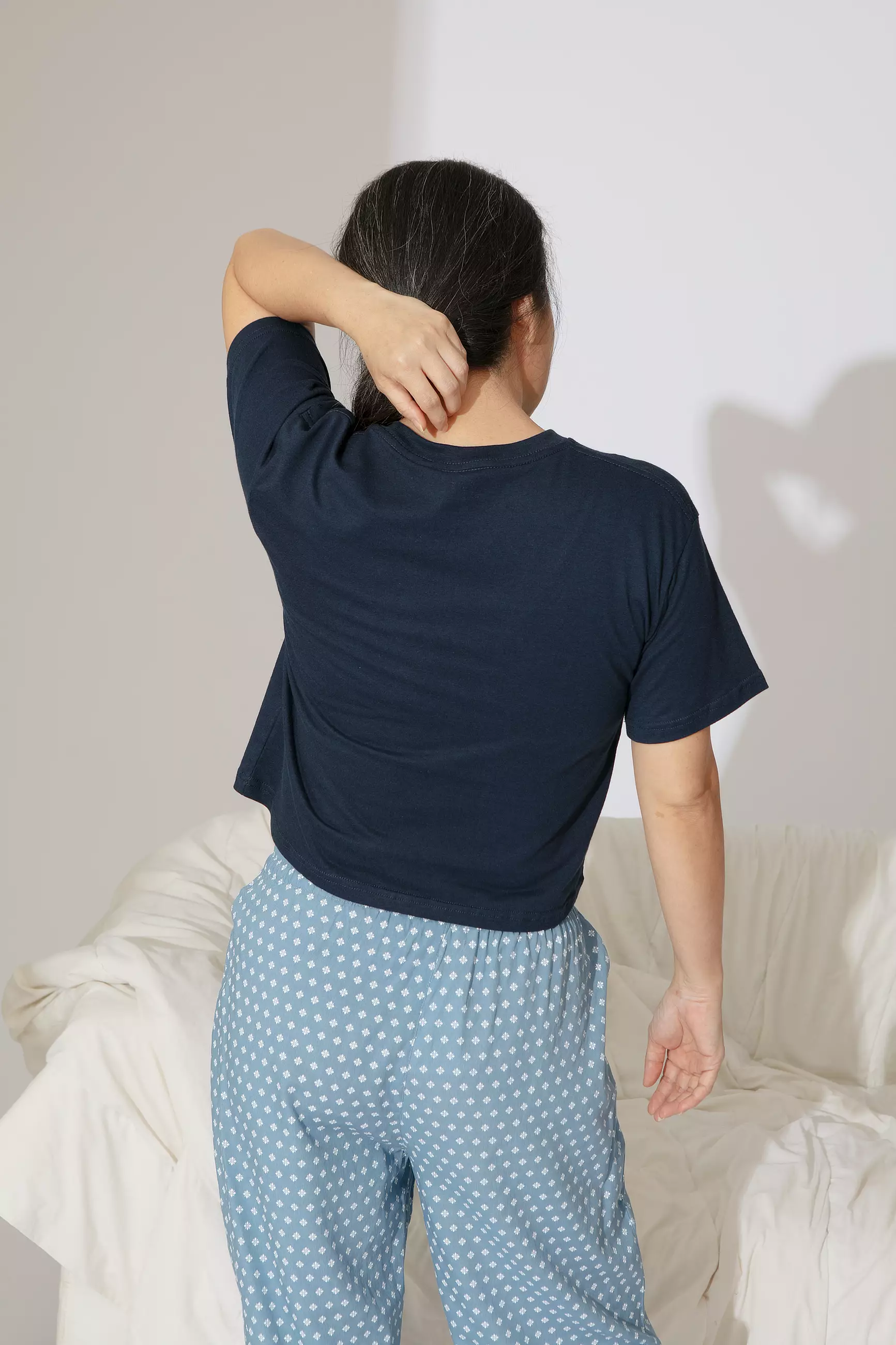 Kaos Cropped T-Shirt Santai Katun Tencel Modal | SARE Studio Sleepwear BAIA in Navy
