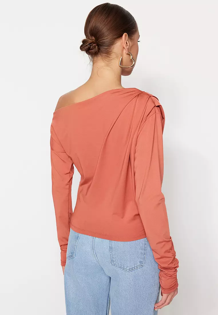 Asymmetrical Flowy Knitted Blouse