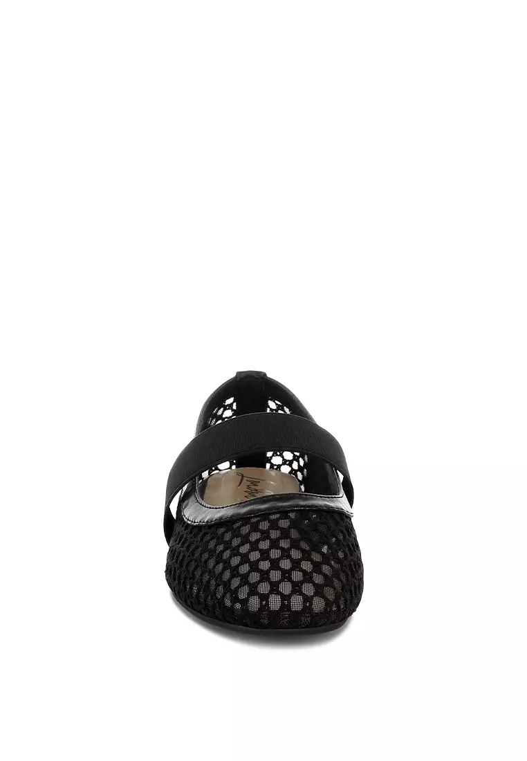 Sepatu Balerina Tali Tengah Kaki Berwarna Hitam