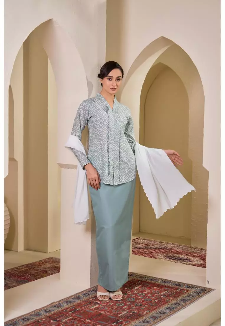 Kebaya Midi Batik Moden