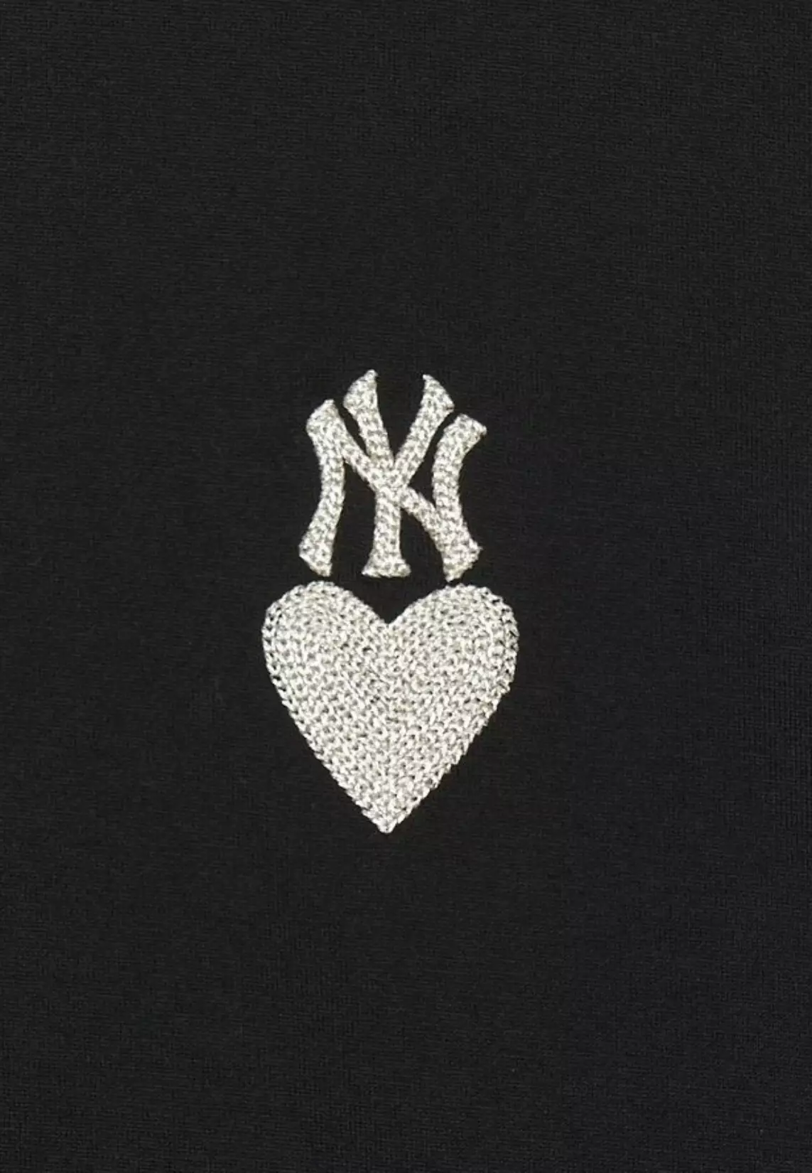 ☆MLB Korea☆ Heart Overfit Man to Man NY Black Jual MLB Korea Heart Small Logo Overfit T-Shirts - NY Black