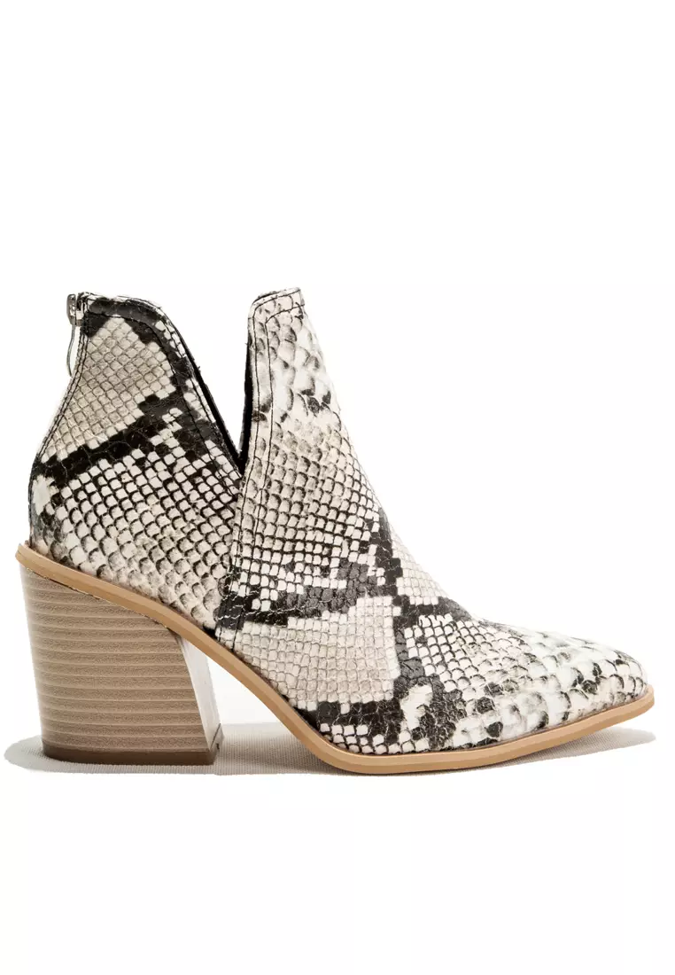 Discount on Twenty Eight Shoes  shoes - SKU: 8cm Snake Pattern Ankle Boots Wty1189-1