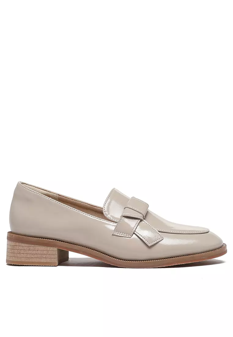 Discount on Twenty Eight Shoes  shoes - SKU: Knot Strap Glossy Leather Loafers TH128-7