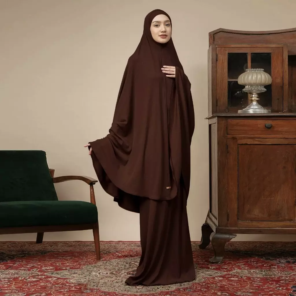 Nanda Prayer Set Mahogany