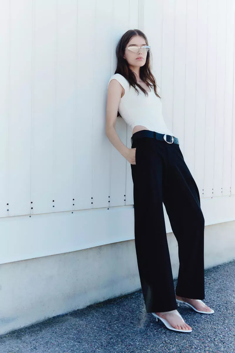 Tailored barrel trousers