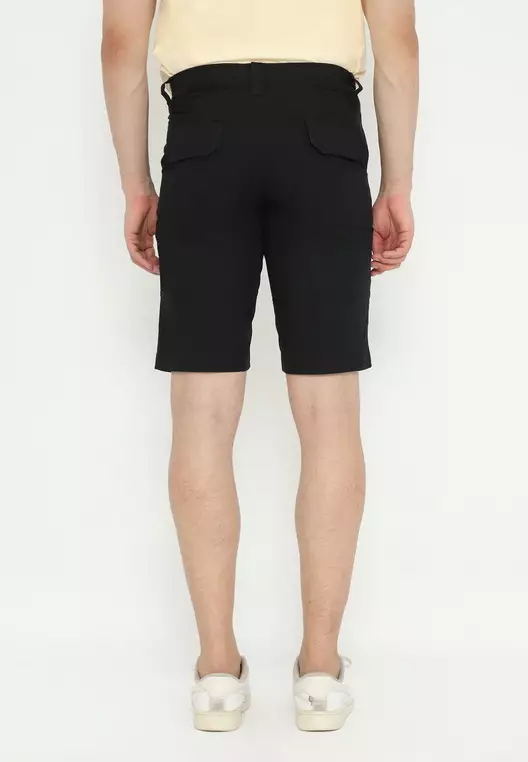 POLICE Celana Pendek Cargo Parasut Kantong Zipper Regular Fit Pria